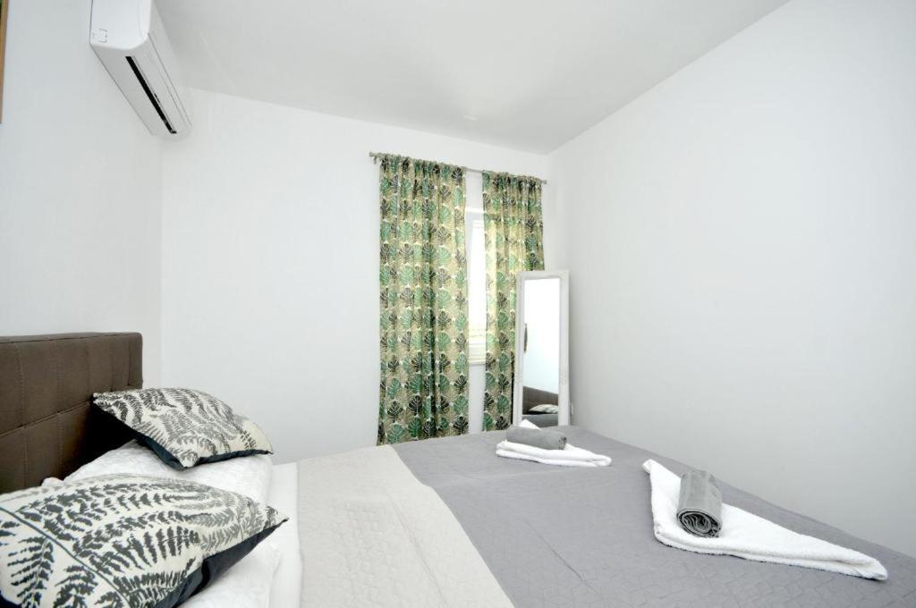 Villa Carolina Trogir Exterior photo